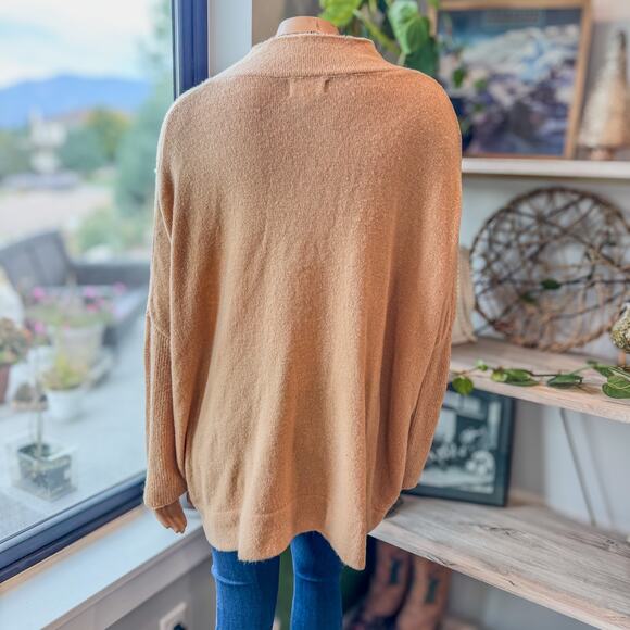 &MERCI Oversized V-Neck Camel/Tan Sweater, Women's Large, Fall Sweater, Winter - Picture 6 of 9